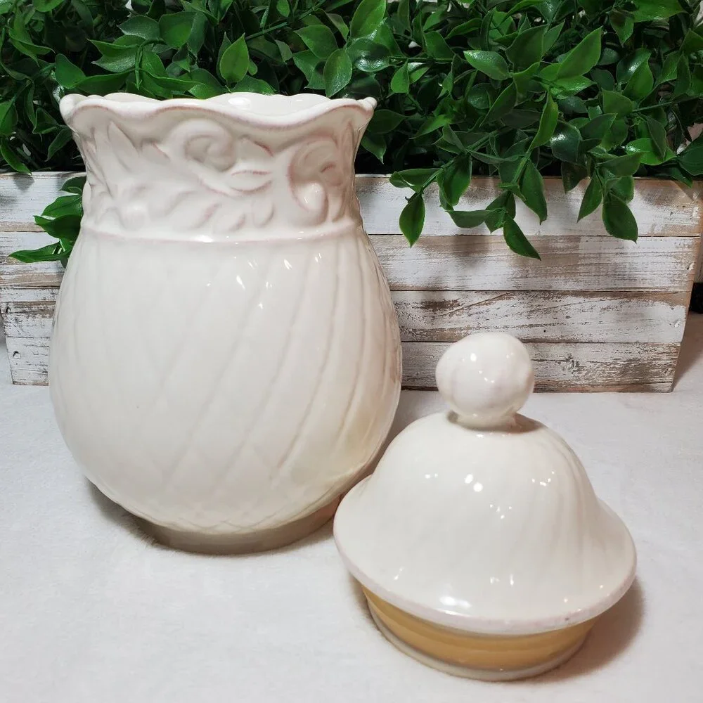Isabella By JCPenney Home Collection Small Ivory Canister With Lid & Seal